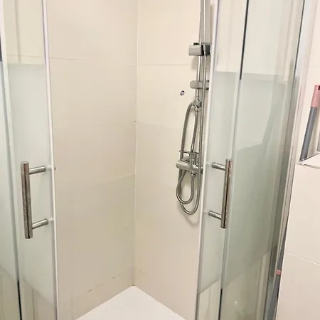 Ein Zimmer Fuer Zwei Personen Monteure Geeignet *