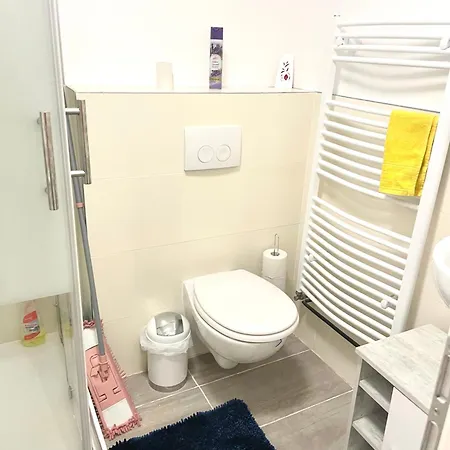 Ein Zimmer Fuer Zwei Personen Monteure Geeignet * Linsengericht
